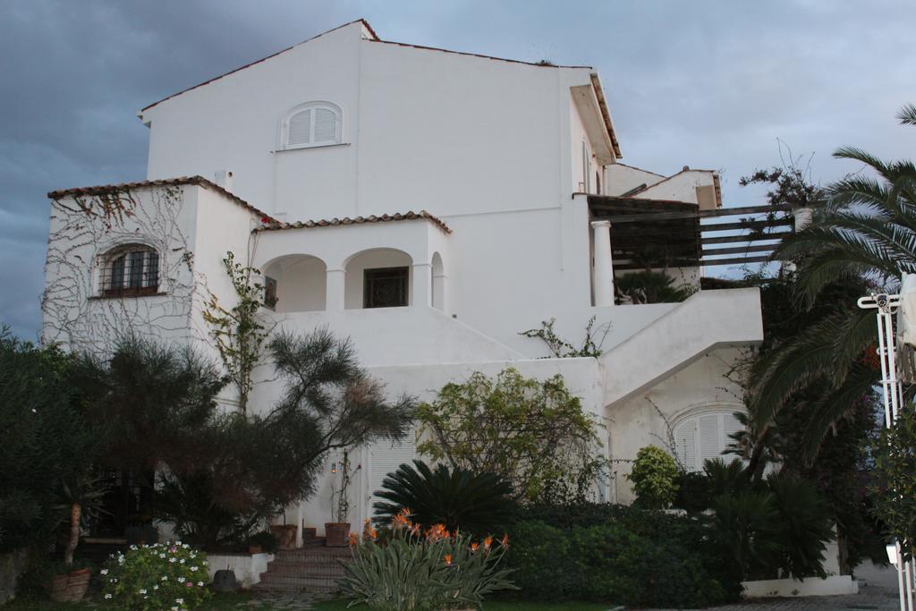 Puntaquattroventi Hotel Ercolano Bagian luar foto