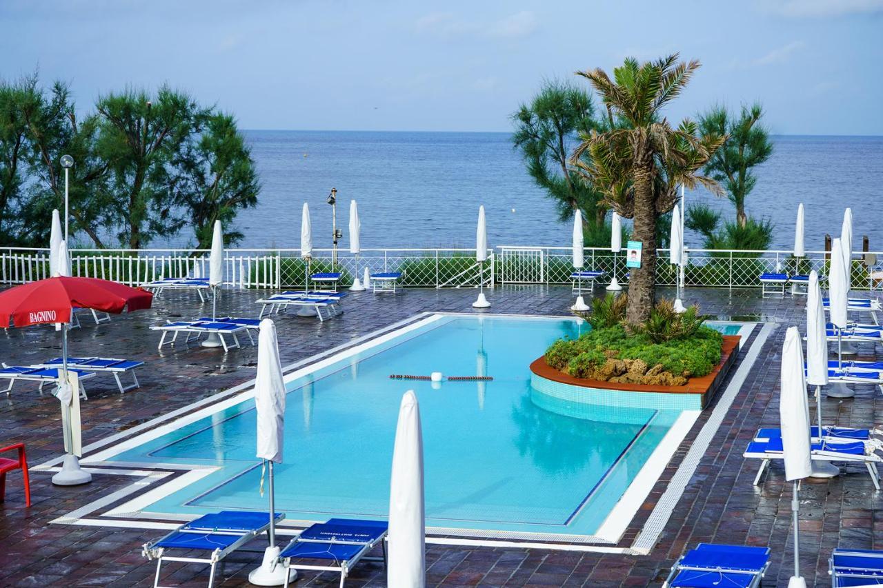 Puntaquattroventi Hotel Ercolano Bagian luar foto