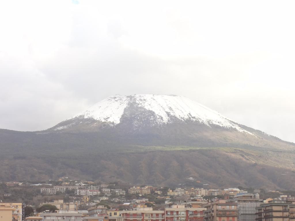 Puntaquattroventi Hotel Ercolano Bagian luar foto