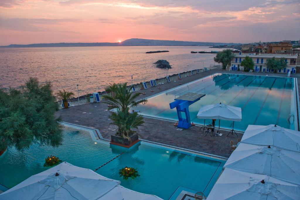 Puntaquattroventi Hotel Ercolano Bagian luar foto