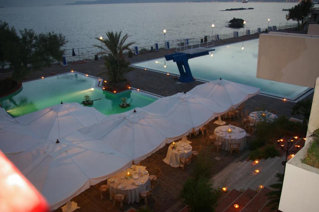 Puntaquattroventi Hotel Ercolano Bagian luar foto