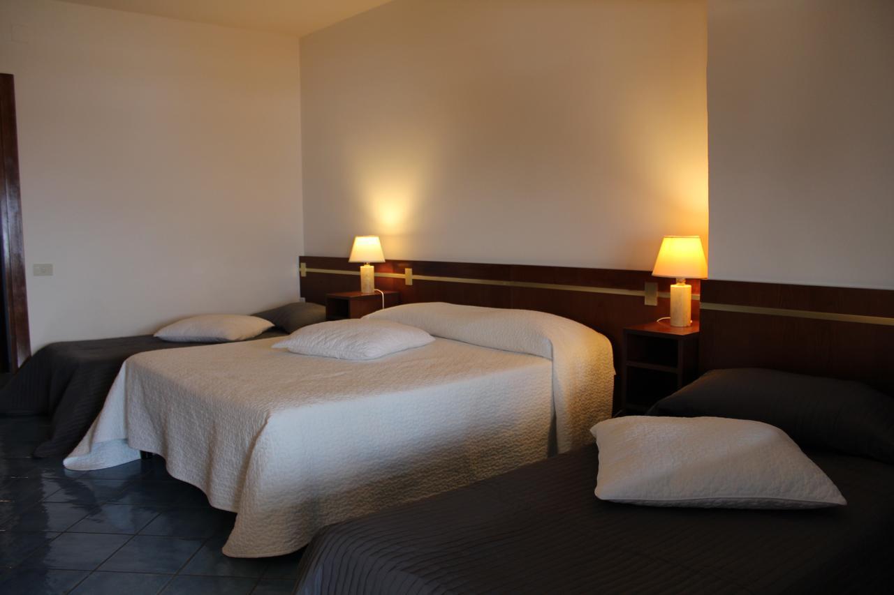 Puntaquattroventi Hotel Ercolano Bagian luar foto