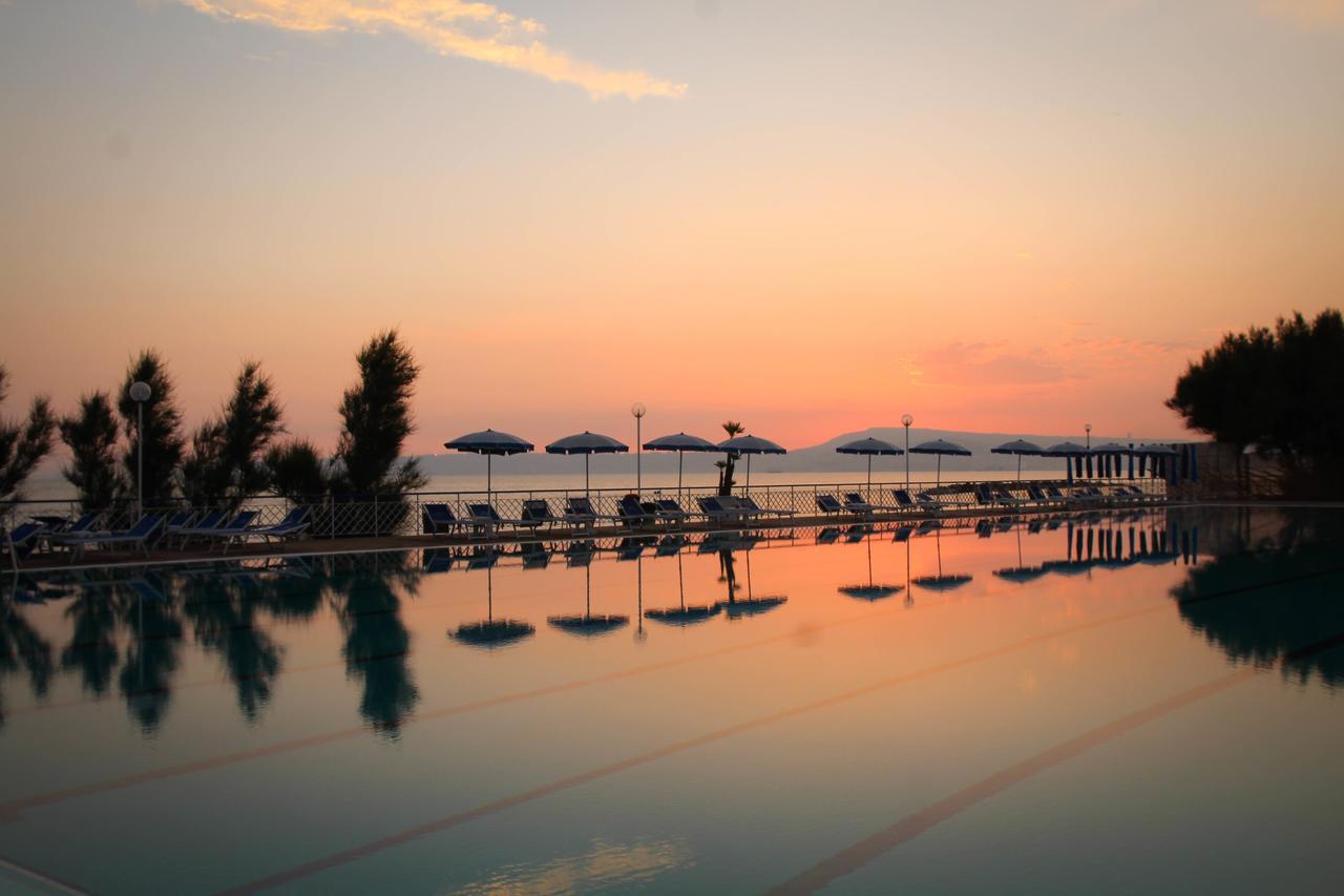 Puntaquattroventi Hotel Ercolano Bagian luar foto